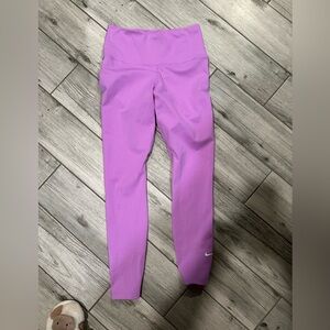 Women’s Nike workout leggings